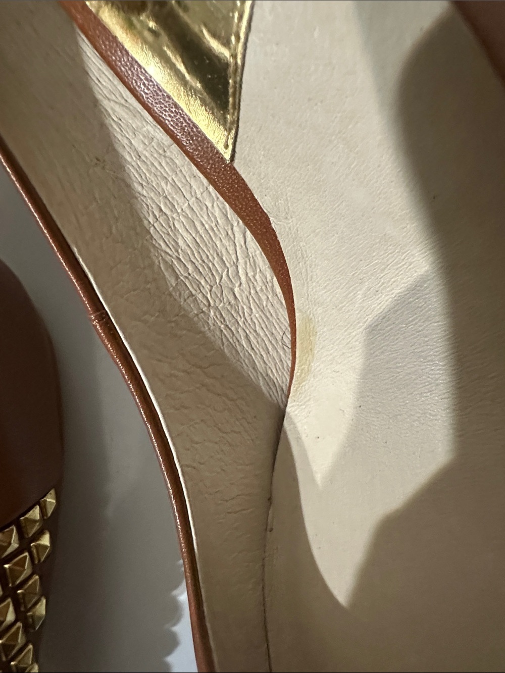 MICHAEL Michael Kors Tan Leather Pointed Toe Heels with Gold Stud Caps Sz 9M - Picture 4 of 5